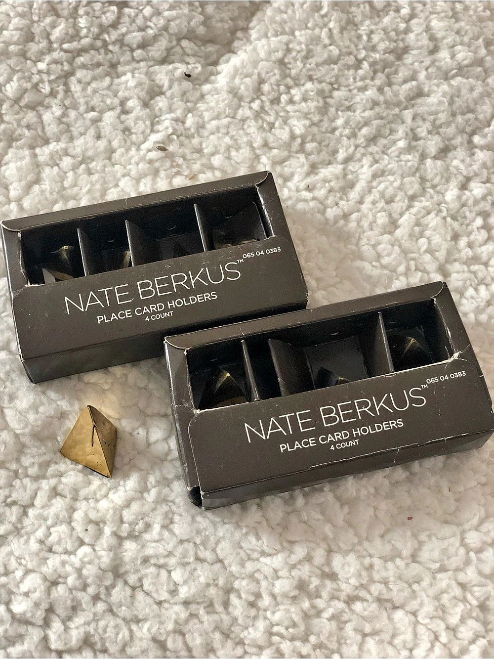 Set of 8 Nate Berkus Pyramid Place Card Holders in Gold